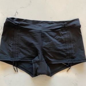 Lululemon hot yoga shorts
